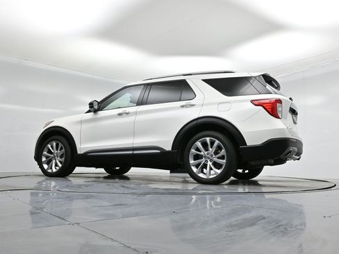 Certified 2022 Ford Explorer Platinum w/ Technology Package image 54