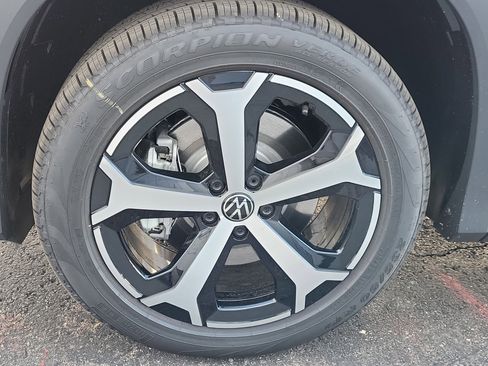 New 2025 Volkswagen Tiguan SE AWD/4WD image 26