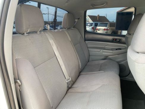 Used 2012 Toyota Tacoma 4x4 Double Cab w/ SR5 Pkg image 8