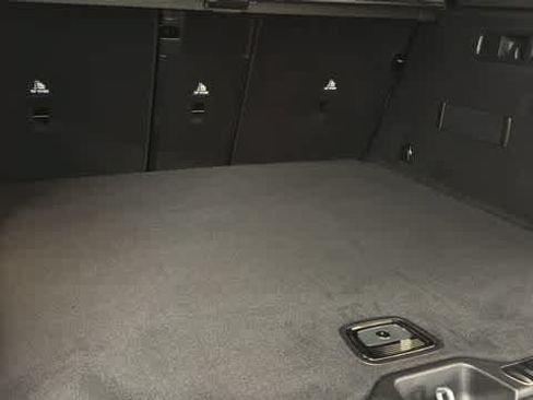 Used 2026 Mercedes-Benz GLC 300 4MATIC image 31