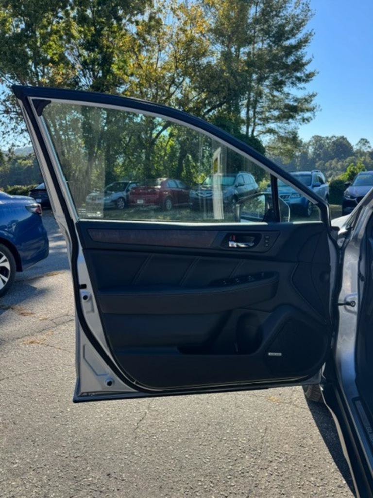 Used 2019 Subaru Outback 2.5i Limited AWD/4WD image 7