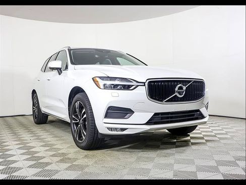 Used 2020 Volvo XC60 T6 Momentum AWD/4WD image 1