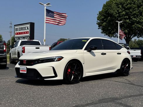 Used 2024 Honda Civic Type R image 3