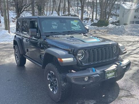 Used 2024 Jeep Wrangler Unlimited Rubicon 4xe image 12