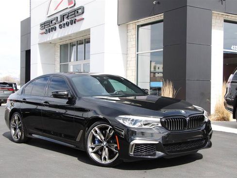 Used 2020 BMW M550i xDrive M550i xDrive w/ Premium Package image 1
