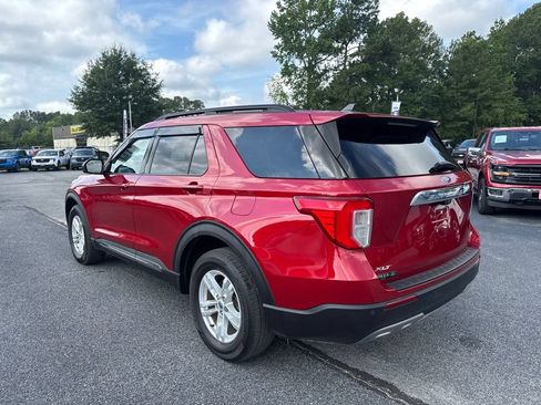 Used 2021 Ford Explorer XLT w/ Equipment Group 202A AWD/4WD image 3