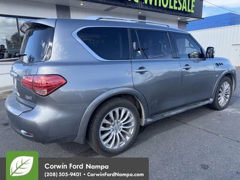 Used 2017 INFINITI QX80 4WD w/ Deluxe Technology Package image 3