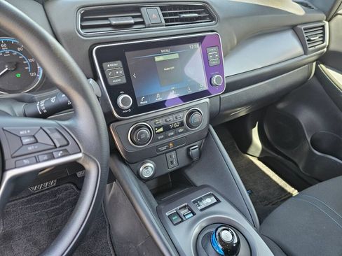 Used 2024 Nissan Leaf S FWD image 28