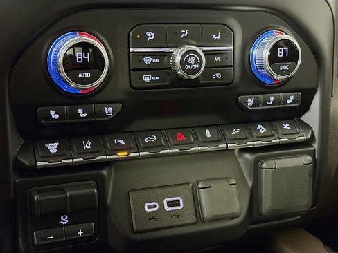 Used 2023 GMC Sierra 3500 Denali w/ Denali Ultimate Package image 16