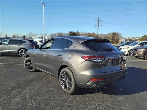 Used 2024 Maserati Levante GT Ultima AWD/4WD image 4