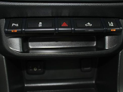 Used 2022 Chevrolet Colorado LT w/ Fleet Safety Package RWD image 26