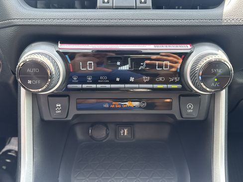 Used 2024 Toyota RAV4 XLE Premium image 21