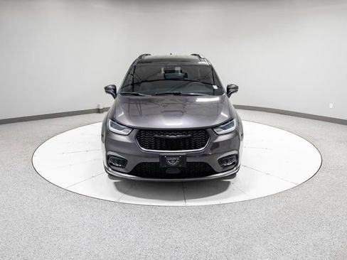 Used 2023 Chrysler Pacifica Touring-L w/ S Appearance Package image 29