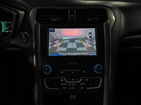 Used 2020 Ford Fusion SEL image 27