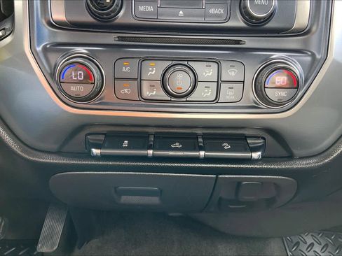 Used 2018 Chevrolet Silverado 1500 LT w/ Texas Edition AWD/4WD image 34