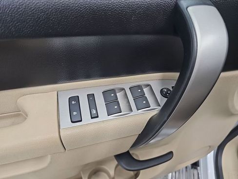 Used 2011 Chevrolet Silverado 2500 LT w/ Interior Plus Package RWD image 11