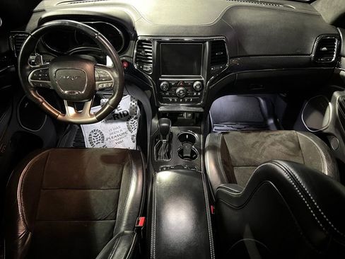 Used 2017 Jeep Grand Cherokee SRT image 41