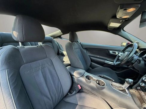 Used 2018 Ford Mustang Coupe RWD image 21