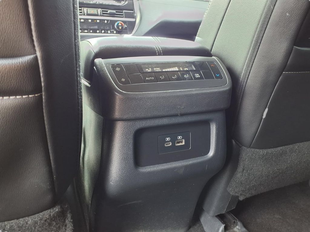 Used 2025 Nissan Pathfinder SL FWD image 26