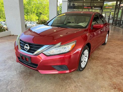 Used 2017 Nissan Altima 2.5 S w/ Power Driver Seat Package FWD image 3