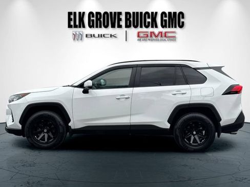 Used 2021 Toyota RAV4 LE AWD/4WD image 7