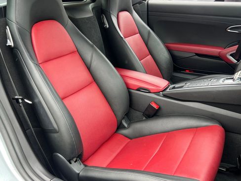 Certified 2021 Porsche 718 Cayman S RWD image 17
