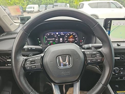 Used 2023 Honda Accord Touring image 17