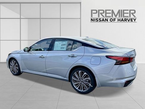 New 2025 Nissan Altima 2.5 SL FWD image 3