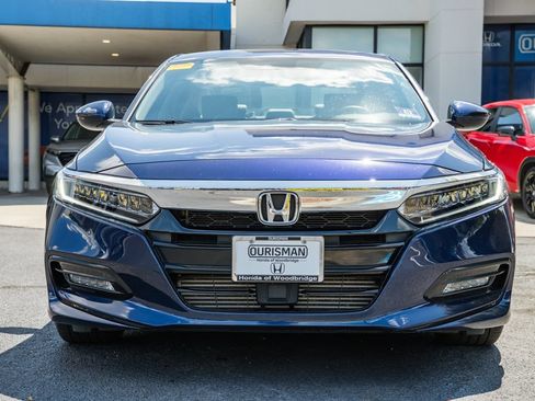 Used 2018 Honda Accord Touring image 2