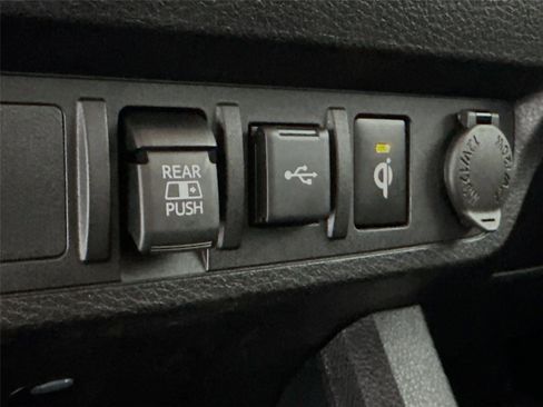 Used 2023 Toyota Tacoma TRD Off-Road image 30