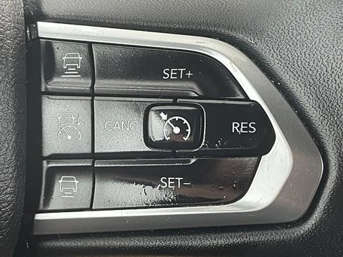 Used 2025 Jeep Compass Trailhawk AWD/4WD image 25