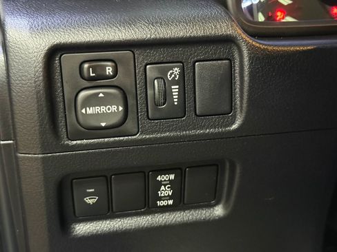 Used 2018 Toyota 4Runner SR5 Premium RWD image 24