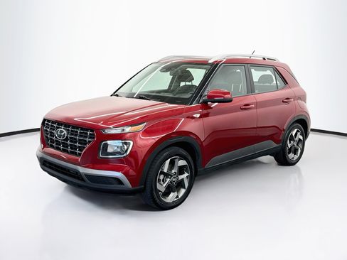 Used 2025 Hyundai Venue SEL FWD image 3
