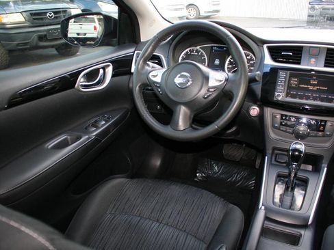 Used 2019 Nissan Sentra SV image 12