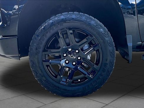 Used 2024 Chevrolet Silverado 1500 LT Trail Boss w/ LT Trail Boss Premium Package AWD/4WD image 11
