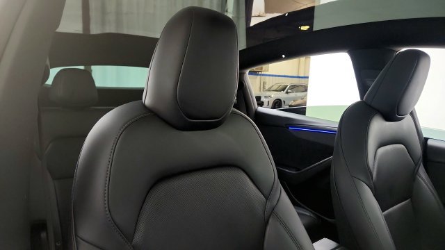 Used 2026 Tesla Model Y Long Range RWD image 35