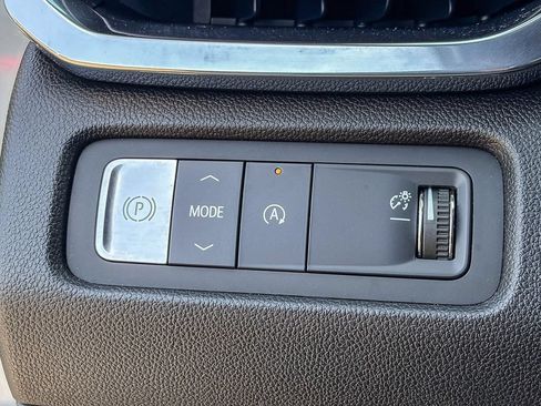 Used 2025 GMC Acadia Elevation FWD image 46