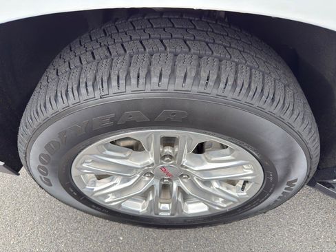 Certified 2024 GMC Yukon SLT image 18