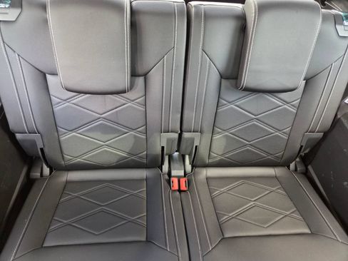 Used 2026 Volkswagen Atlas SE w/ Panoramic Sunroof Package FWD image 29