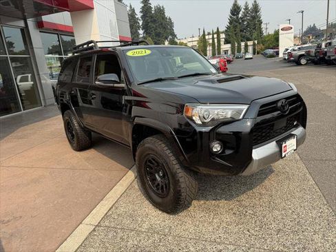 Certified 2021 Toyota 4Runner TRD Off-Road Premium AWD/4WD image 8