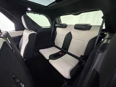 Used 2023 Land Rover Discovery HSE R-Dynamic image 37