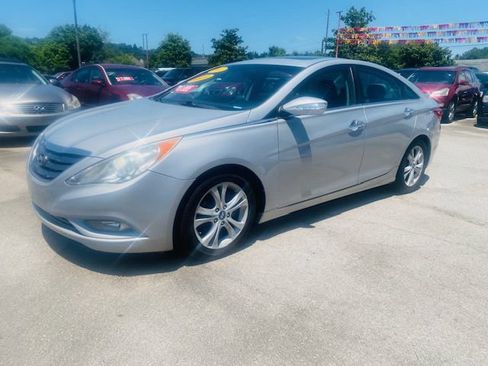 Used 2011 Hyundai Sonata Limited FWD image 1