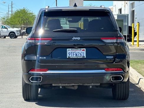 Certified 2023 Jeep Grand Cherokee Summit w/ Luxury Tech Group V AWD/4WD image 4
