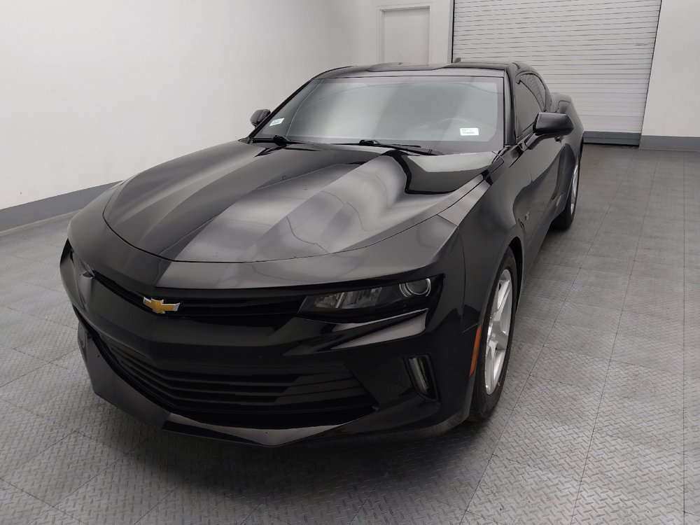Used 2018 Chevrolet Camaro LT RWD image 15