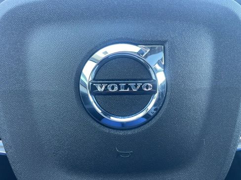 Certified 2024 Volvo XC40 B5 Core image 39