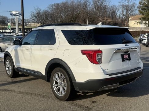 Used 2023 Ford Explorer XLT w/ Equipment Group 202A image 8