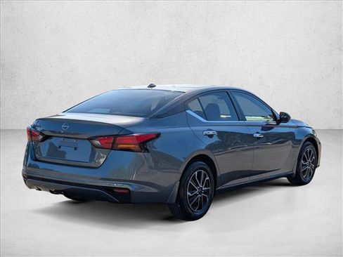 Used 2024 Nissan Altima 2.5 S FWD image 5
