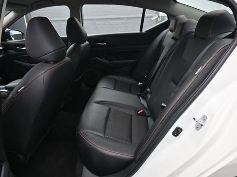 Used 2025 Nissan Altima 2.5 SR image 8