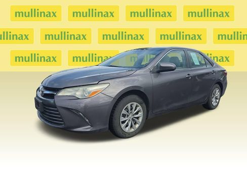 Used 2016 Toyota Camry LE FWD image 14