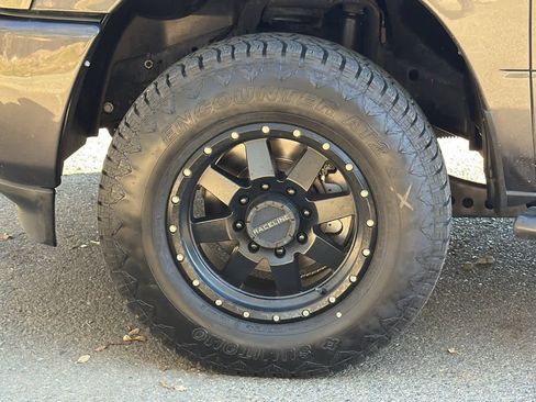 Used 2024 RAM 3500 Big Horn w/ Sport Appearance Package image 8